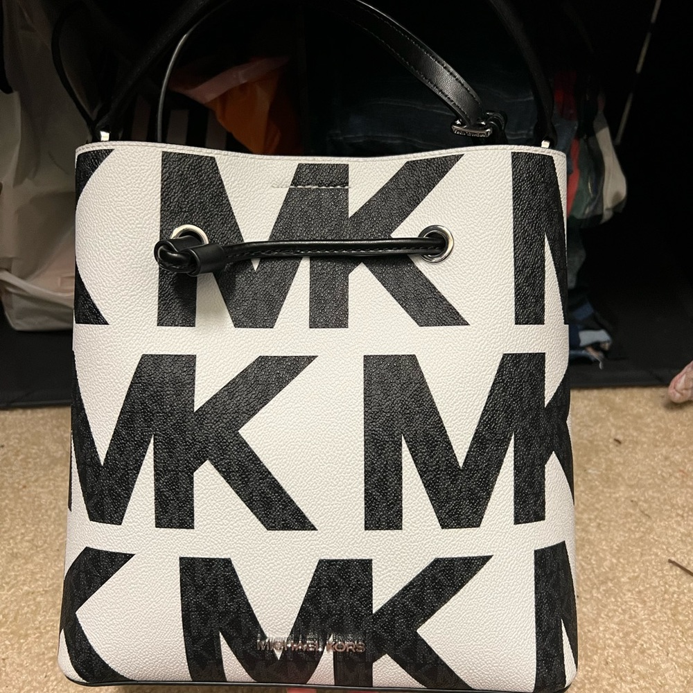 Michael Kors bucket purse